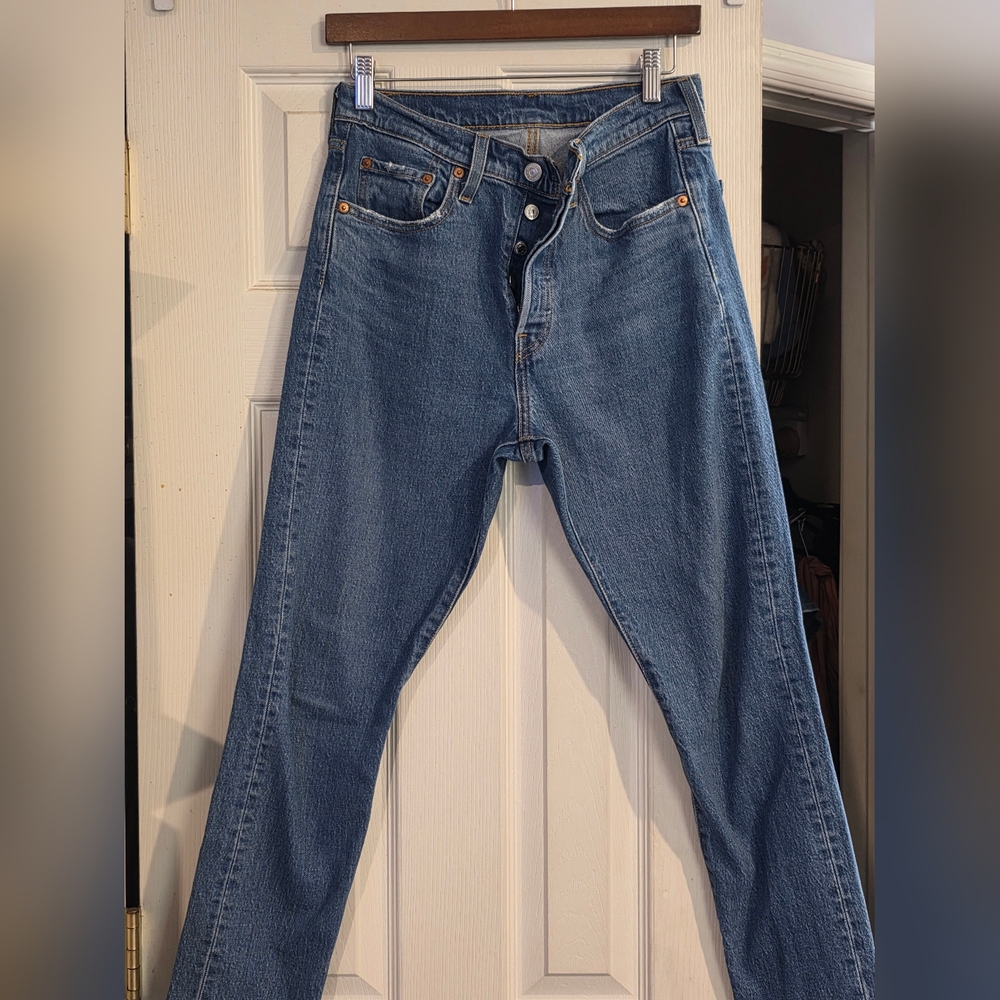 Levi's 501 Straight Leg Jeans Timeless Style